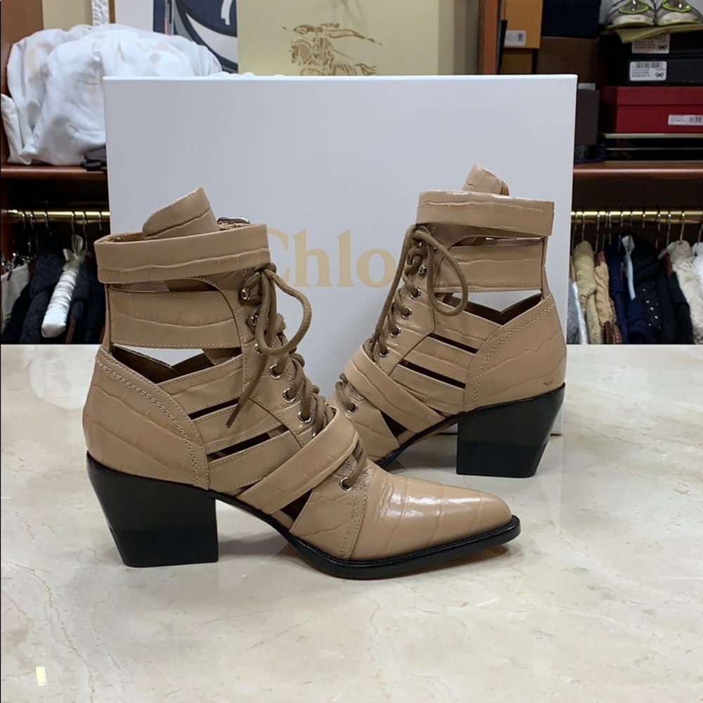 ❌❌SOLD❌❌CHLOE 60MM RYLEE LACE UP COMBAT BOOTS - Picture 2 of 8